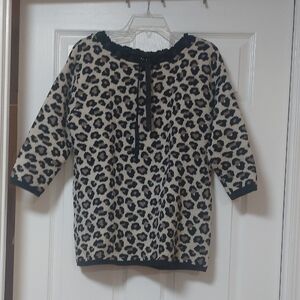 VINTAGE,Dana Buchman, Size M, Animal Print Top with Black Accents